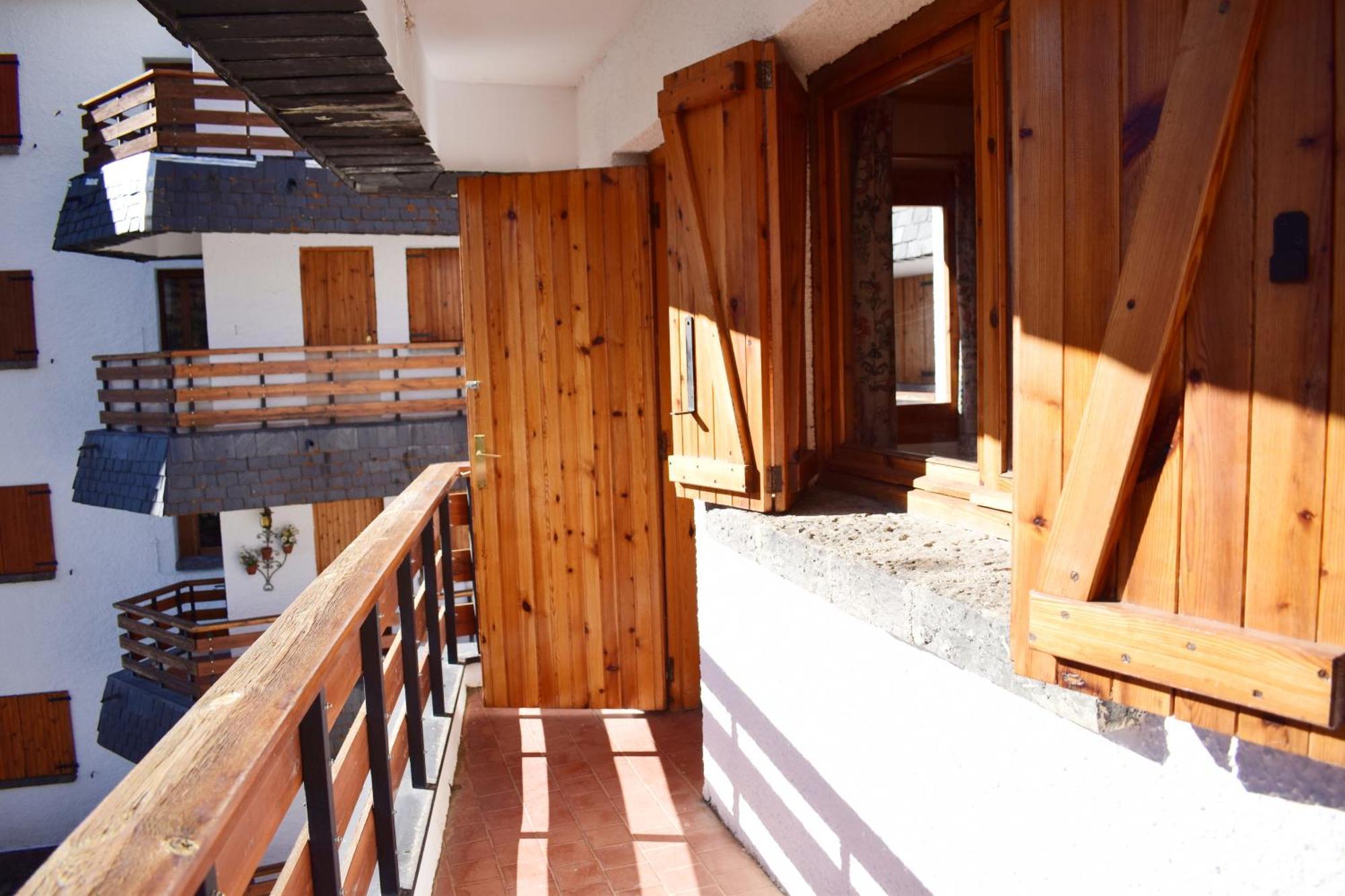 Saliecho Acogedor Apartamento Jardin Y Piscina Sallent De Gallego Luaran gambar